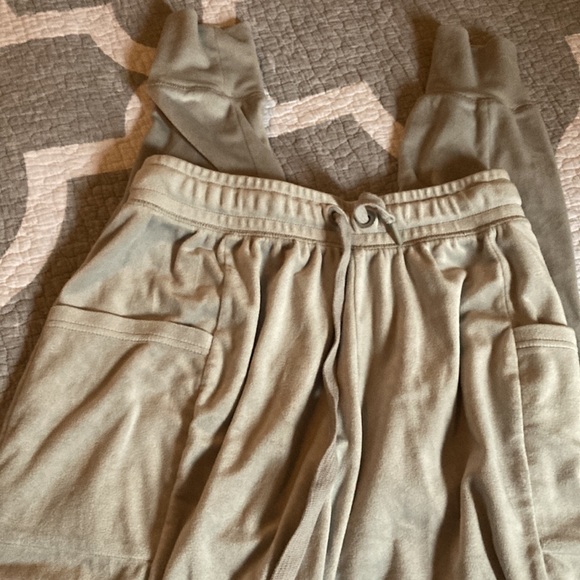 Offline by Aerie Sweat Set - Picture 2 of 5